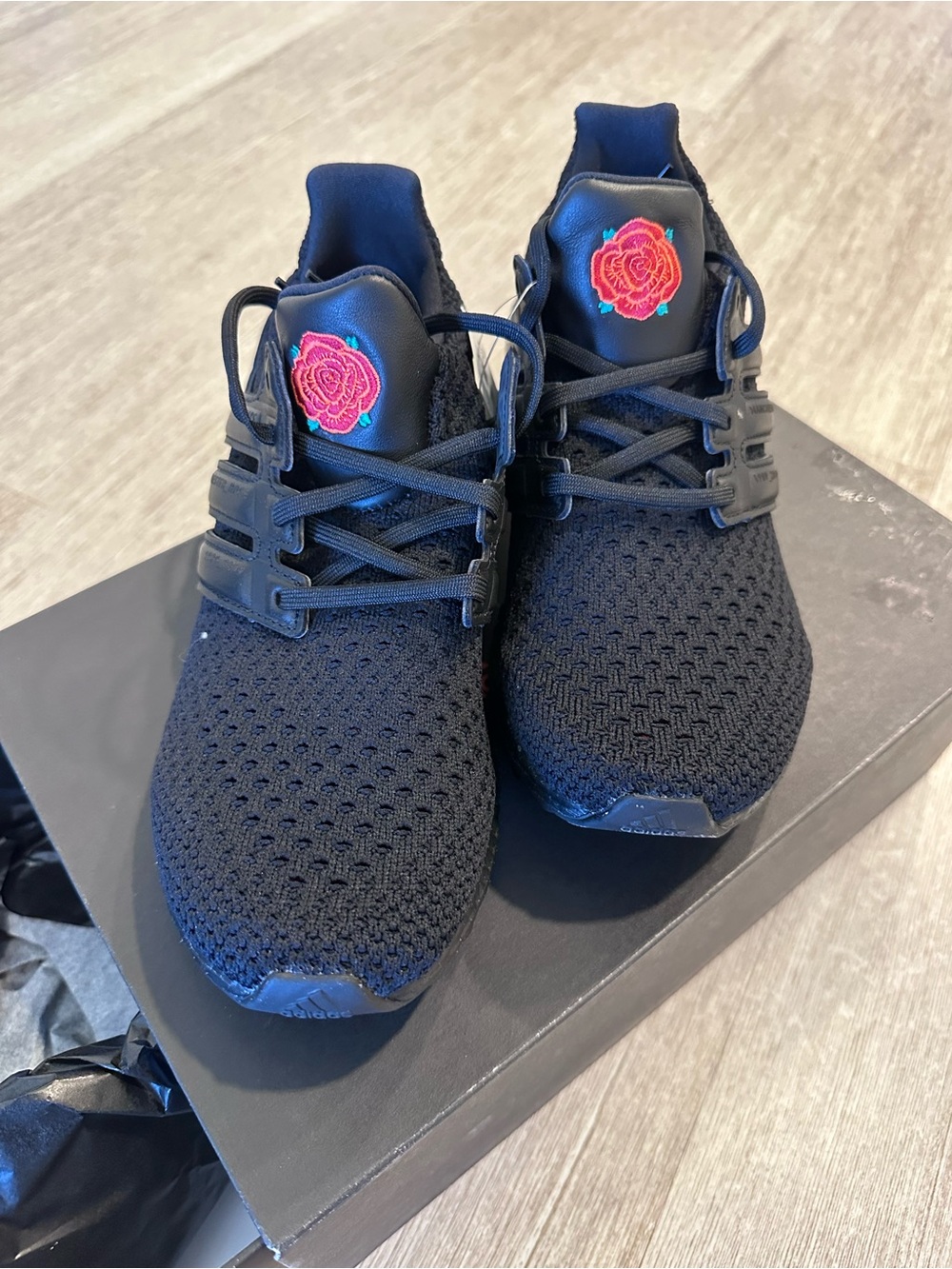Adidas UltraBOOST x Manchester United Rose EG8088 Black Men’s Size 9 NWT